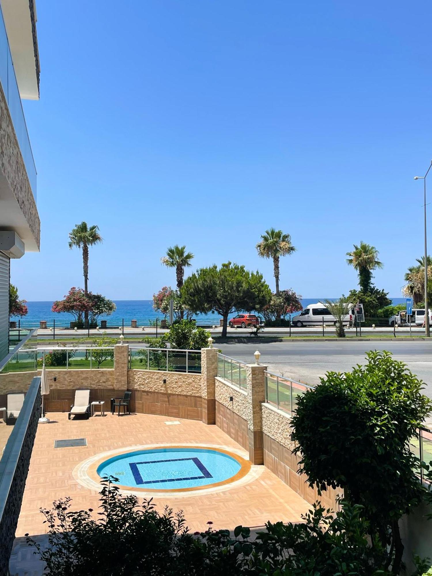 Sa Apartments! Beachfront With Sea View & Pool