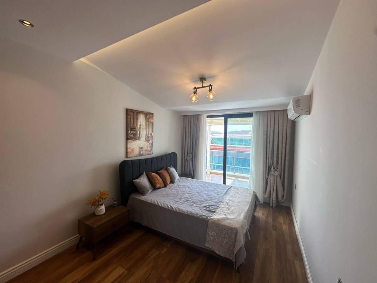 Sa Apartments! Beachfront With Sea View & Pool Apartment *