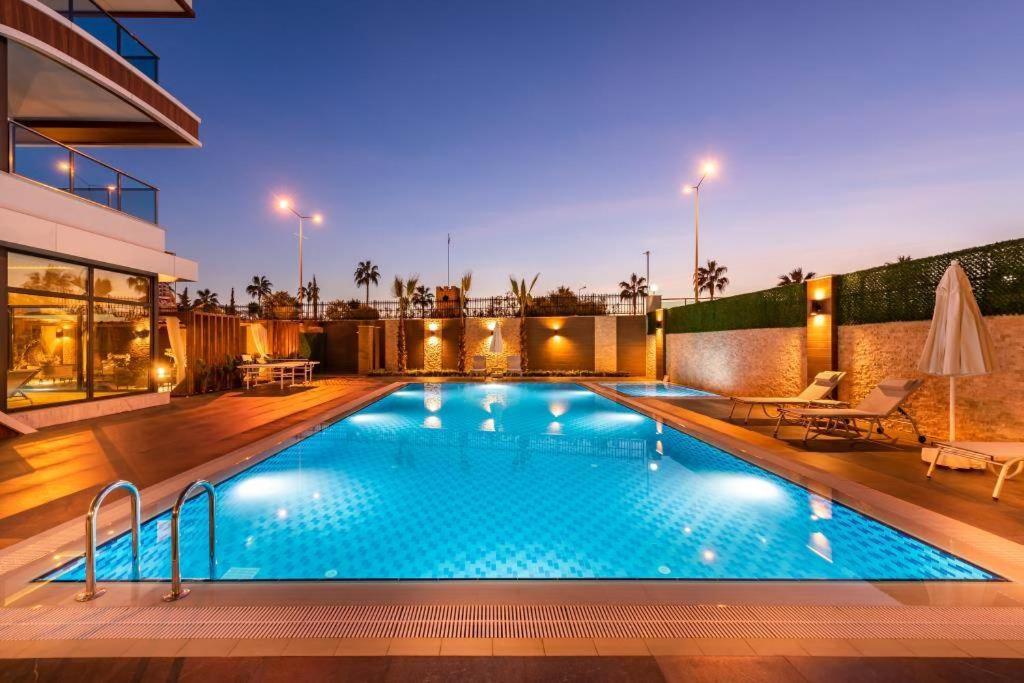 Sa Apartments! Beachfront With Sea View & Pool Apartment